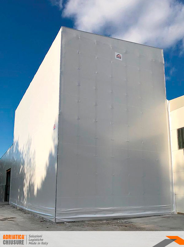 Copertura mobile in pvc su misura Adriatica Chiusure