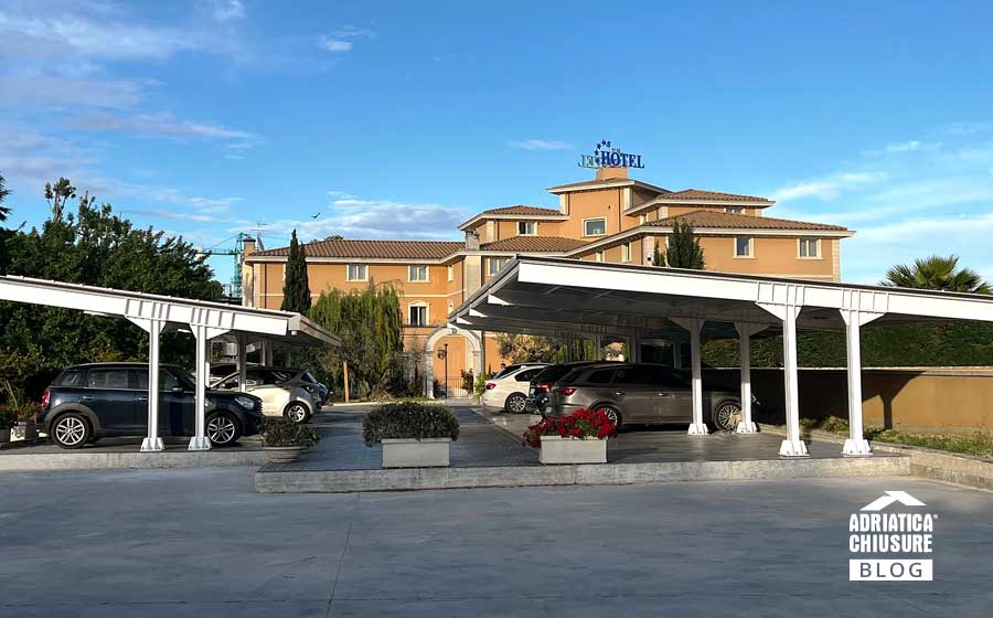 Pensiline per auto a sbalzo