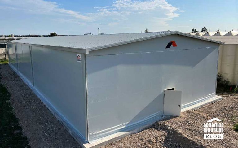 Capannone in pvc con fotovoltaico Adriatica Chiusure