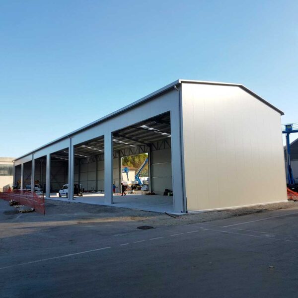 Capannone in metallo Adriatica Chiusure