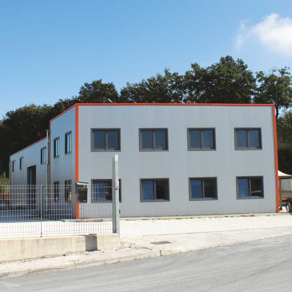 Capannone prefabbricato in acciaio Adriatica Chiusure